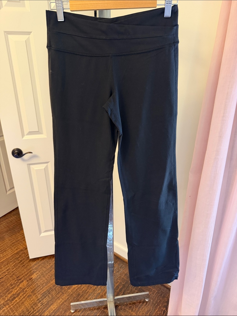 Lulelemon Black Yoga Pants – Soft Stretch Active Bottoms